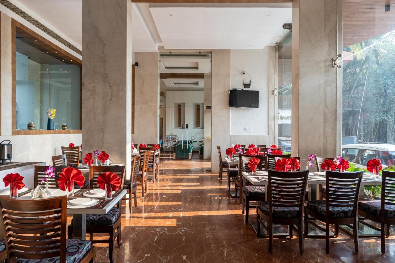 Le Seasons Resort Candolim Bagian luar foto