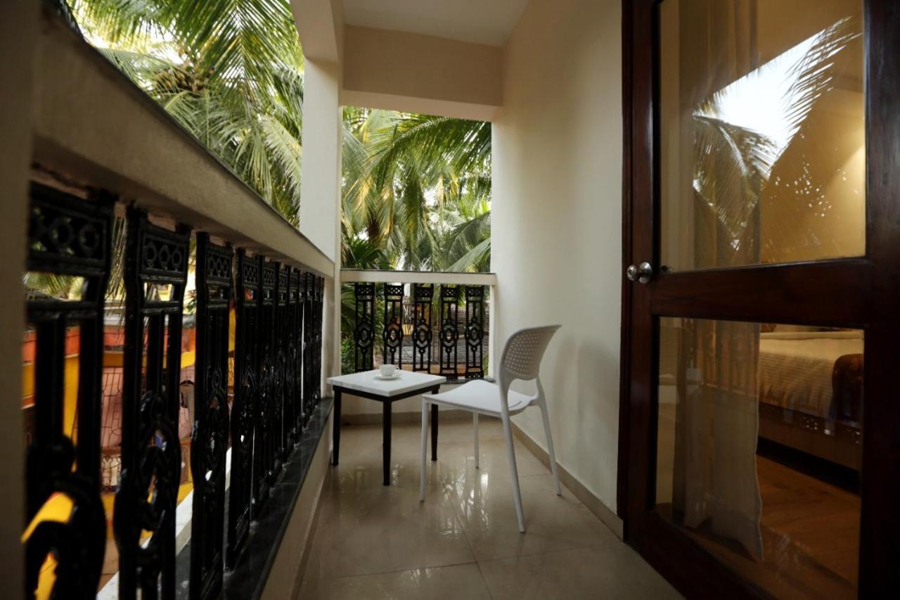 Le Seasons Resort Candolim Bagian luar foto