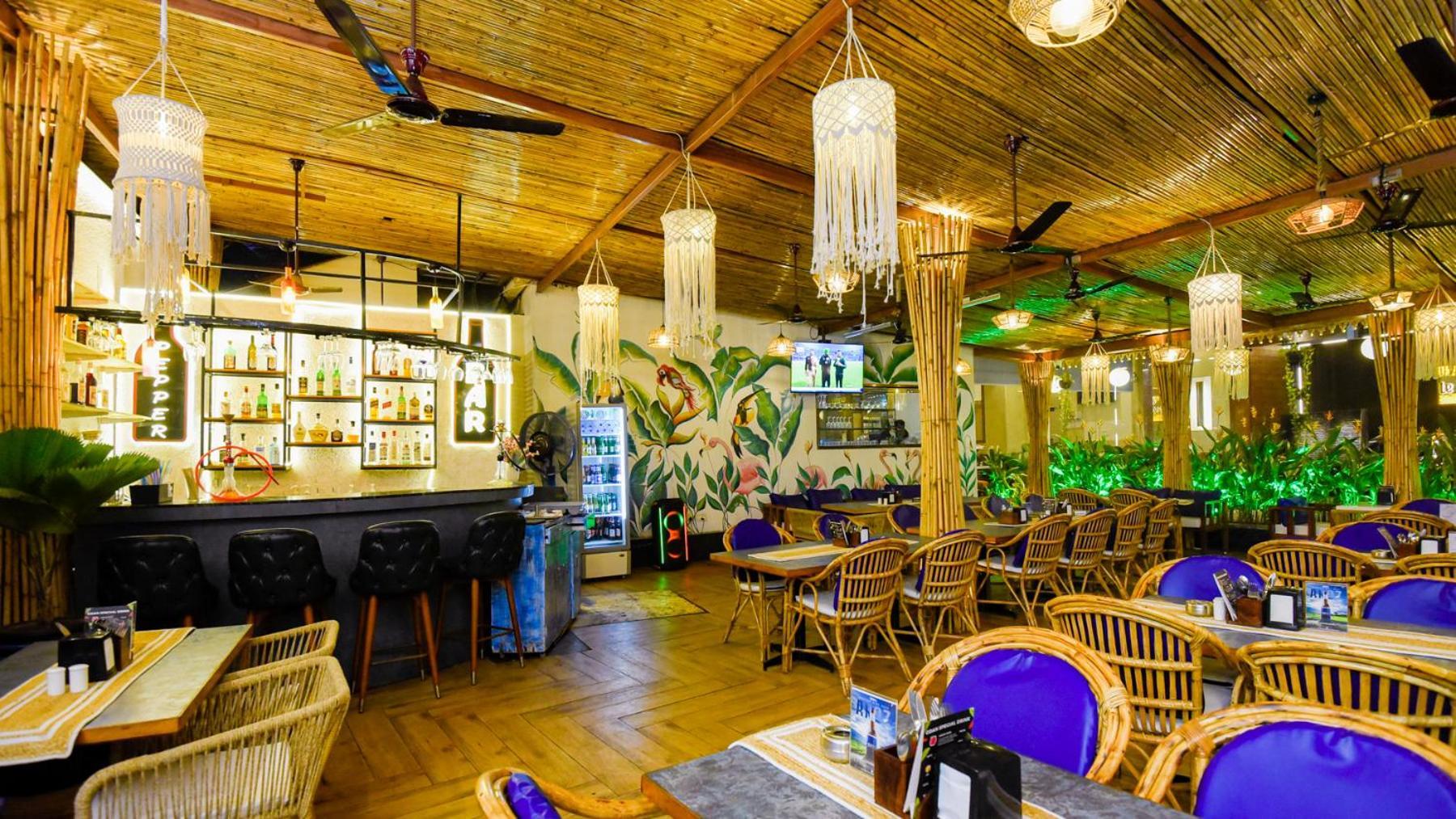 Le Seasons Resort Candolim Bagian luar foto