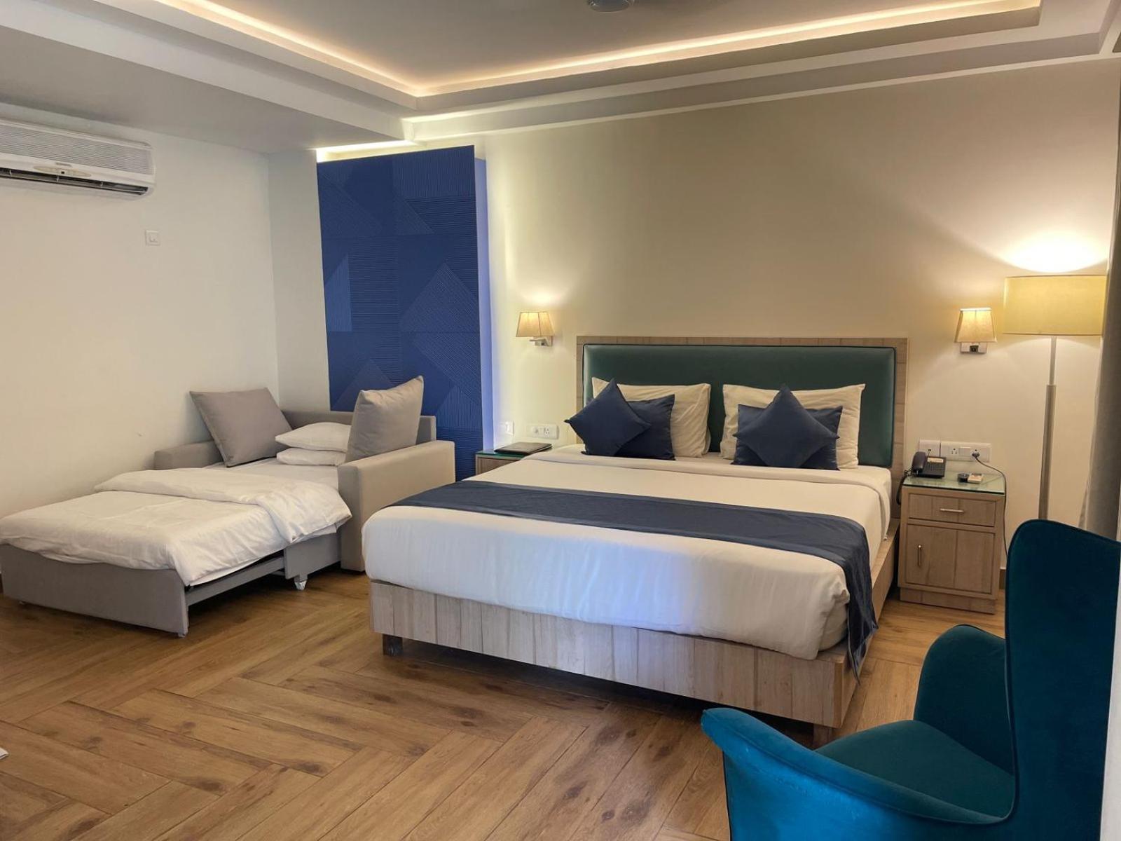 Le Seasons Resort Candolim Bagian luar foto