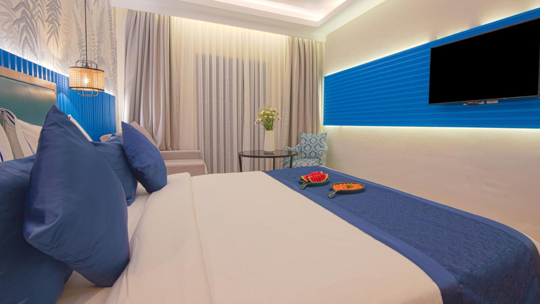 Le Seasons Resort Candolim Bagian luar foto