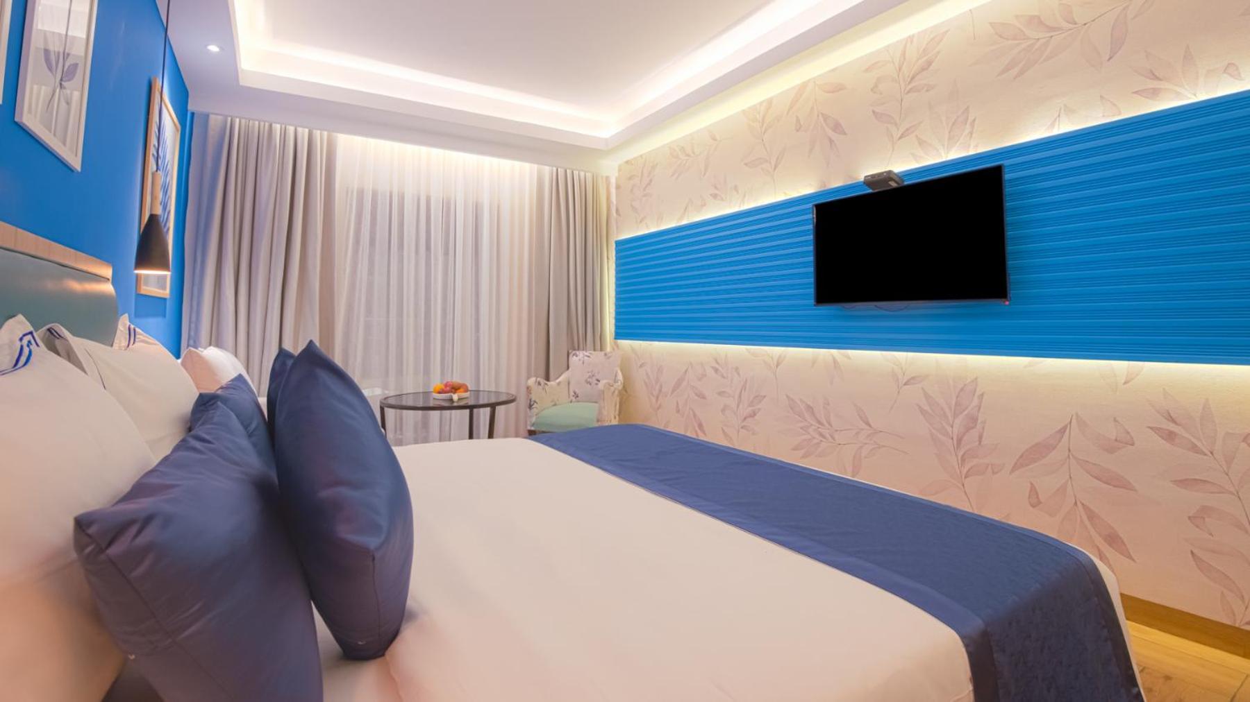Le Seasons Resort Candolim Bagian luar foto